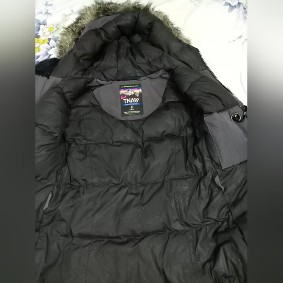 Aritzia Golden by TNA Down Bancroft Parka Grey - Picture 8 of 8